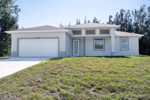 302 Stonybrook Ave, Lehigh Acres, FL 33972