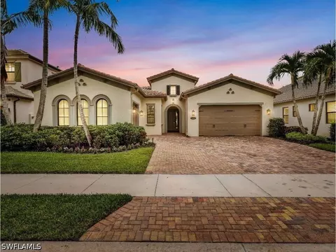 9454 Greenleigh Ct, Naples, FL 34120