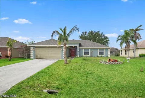 423 Windermere Dr, Lehigh Acres, FL 33972