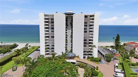 3951 Gulf Shore Blvd N #302, Naples, FL 34103