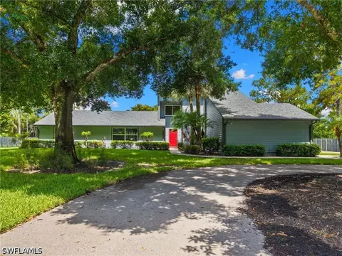 201 Perkins Dr, Naples, FL 34119