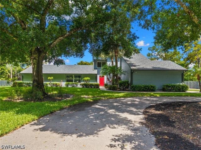 201 Perkins Dr, Naples, FL 34119