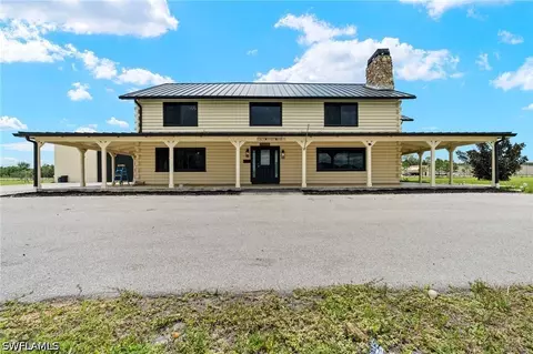 3040 Trail Dairy Cir, North Fort Myers, FL 33917