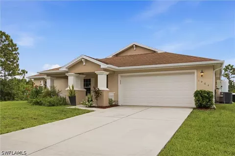 1904 W 10th St, Lehigh Acres, FL 33972