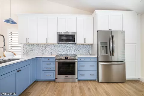 Kitchen - 1374 Foxfire Ln, Naples, FL 34104 photo 6 of 6