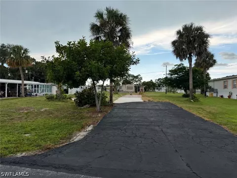 27328 Rue Viauv Ave, Bonita Springs, FL 34135