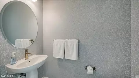 Bath - 5034 Draco Cir, Naples, FL 34120 photo 1 of 3