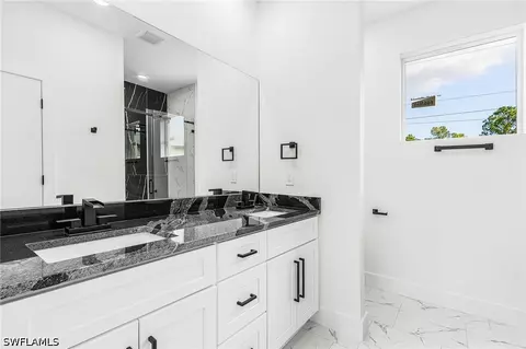 Bath - 4204 E 24th St, Alva, FL 33920 photo 2 of 3