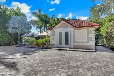 4840 Carriage Ct, Naples, FL 34114 photo 4