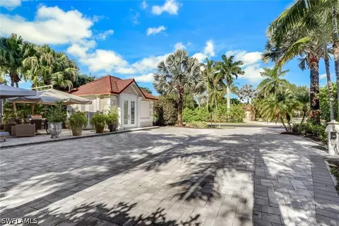 4840 Carriage Ct, Naples, FL 34114 photo 2