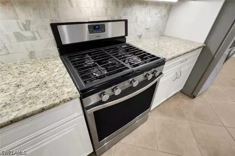 Kitchen - 16367 Halberry Ln, Naples, FL 34110 photo 5 of 5