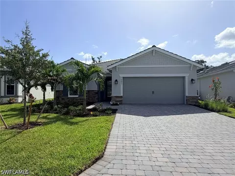 7597 Paradise Tree Dr, North Fort Myers, FL 33917