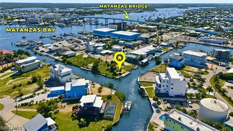 800 3rd St, Fort Myers Beach, FL 33931