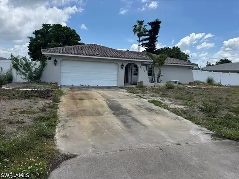 3713 SE 8th Ave, Cape Coral, FL 33904