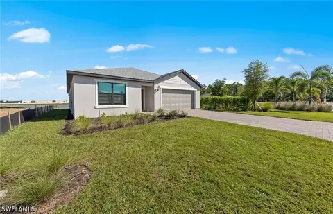 1137 Caloosa Breeze Dr, Labelle, FL 33935