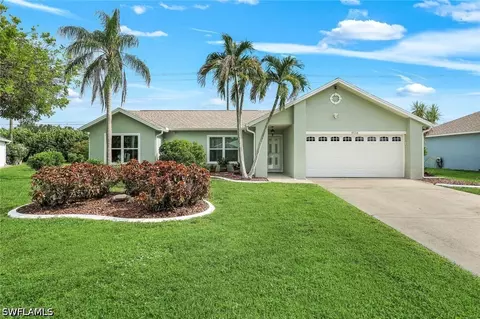 9814 Country Oaks Dr, Fort Myers, FL 33967