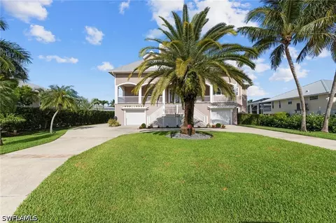 18130 Parkridge Ct, Fort Myers, FL 33908