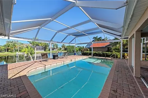 1330 SW 4th Ct, Cape Coral, FL 33991