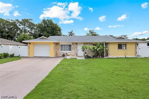 27051 Edgewood St, Bonita Springs, FL 34135