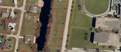 1702 NE 10th Pl, Cape Coral, FL 33909