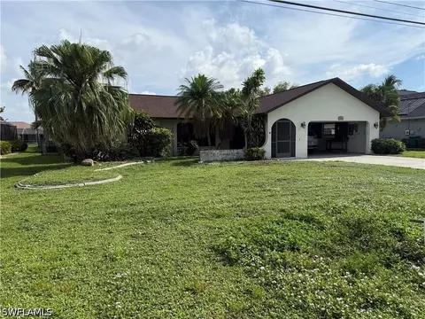 1721 SE 7th St, Cape Coral, FL 33990