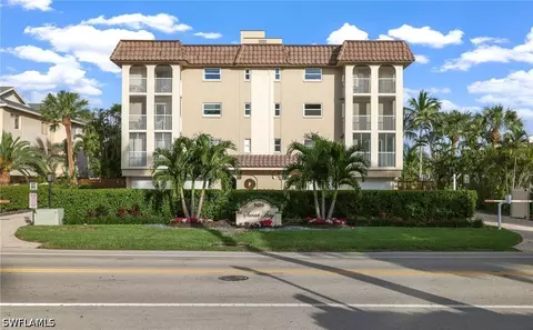 9486 Gulf Shore Dr #A101, Naples, FL 34108