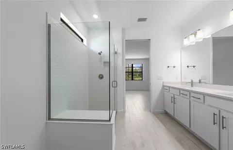 Bath - 2049 Terreno Blvd, Naples, FL 34120 photo 2 of 2