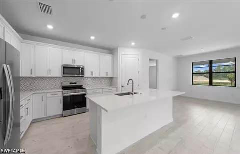 Kitchen - 2049 Terreno Blvd, Naples, FL 34120 photo 3 of 4