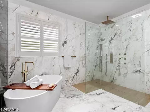 Bath - 16395 Barclay Ct, Naples, FL 34110 photo 3 of 5