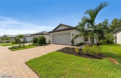 2127 Freemont Way, Naples, FL 34120