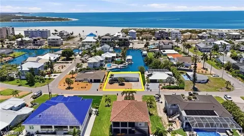 8336 Lagoon Rd, Fort Myers Beach, FL 33931