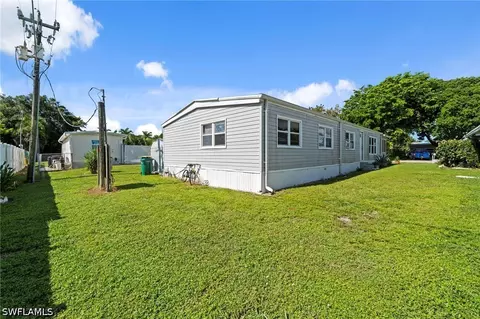 308 Cape Sable Dr, Naples, FL 34104 photo 2