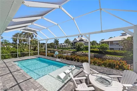 18151 Parkridge Cir, Fort Myers, FL 33908