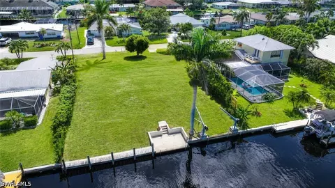 5334 Cobalt Ct, Cape Coral, FL 33904
