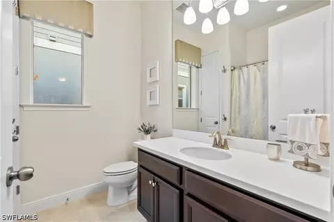 Bath - 3636 Pilot Cir, Naples, FL 34120 photo 2 of 2