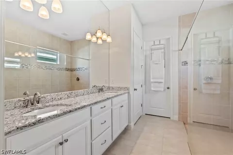 Bath - 3636 Pilot Cir, Naples, FL 34120 photo 1 of 2