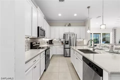 Kitchen - 3636 Pilot Cir, Naples, FL 34120 photo 2 of 3