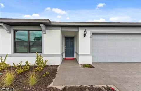 624 Oasis Lake Pl, Lehigh Acres, FL 33936