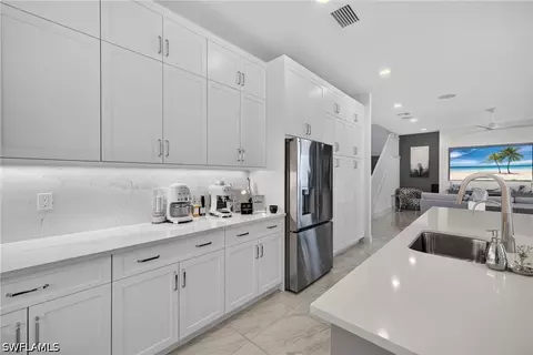 Kitchen - 20390 Fair Oak Ln, Estero, FL 33928 photo 6 of 7