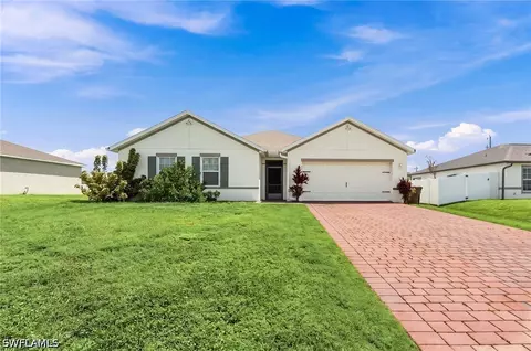 1813 NE 7th Pl, Cape Coral, FL 33909