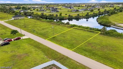 3902 NW 37th Ave, Cape Coral, FL 33993