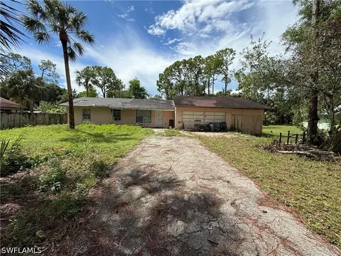 28051 Oak Ln, Bonita Springs, FL 34135