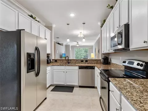 Kitchen - 13230 Boccala Ln, Estero, FL 33928 photo 3 of 4
