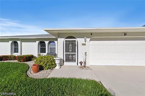 702 SE 10th Ave, Cape Coral, FL 33990
