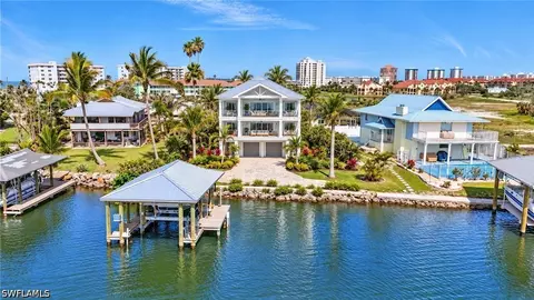 22491 Buccaneer Lagoon St, Fort Myers Beach, FL 33931