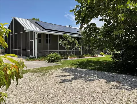 7256 Victory Rd, Bokeelia, FL 33922