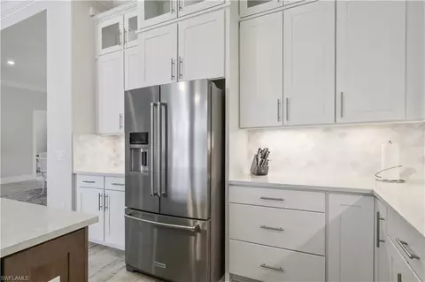 Kitchen - 18377 Ridgeline Dr, Estero, FL 33928 photo 3 of 7