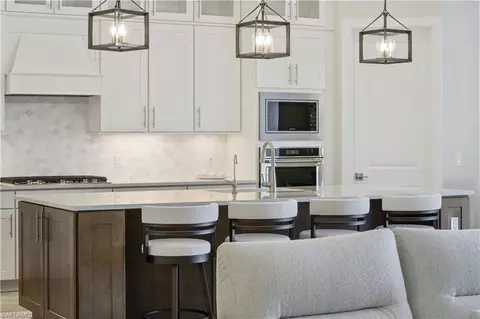 Kitchen - 18377 Ridgeline Dr, Estero, FL 33928 photo 5 of 7