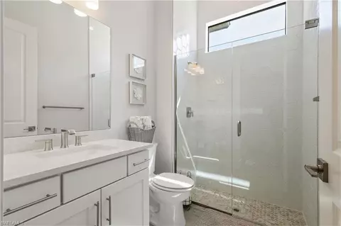 Bath - 18377 Ridgeline Dr, Estero, FL 33928 photo 3 of 4