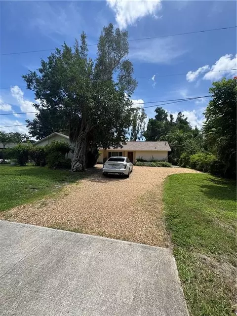 4603 Caloosa Vista Dr, Fort Myers, FL 33901